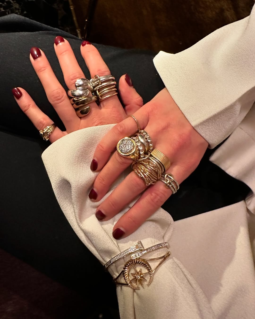 @cocoschiffer wearing mixed metal jewelry and rings