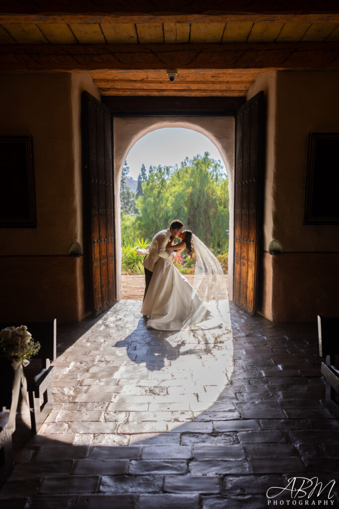 Alila_Marea_beach_resort_encinitas_wedding_photography02-683x1024 Alila Marea Beach Resort | Mission San Diego de Alcalá | Taylor + Drew's Wedding Photography